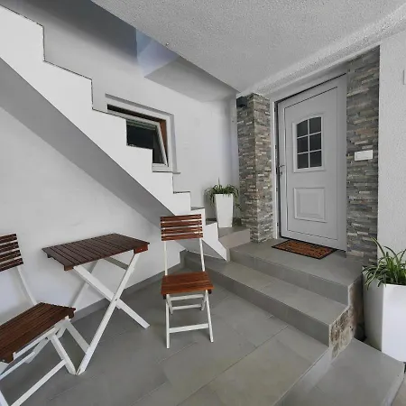 Lägenhet Apartma Bela